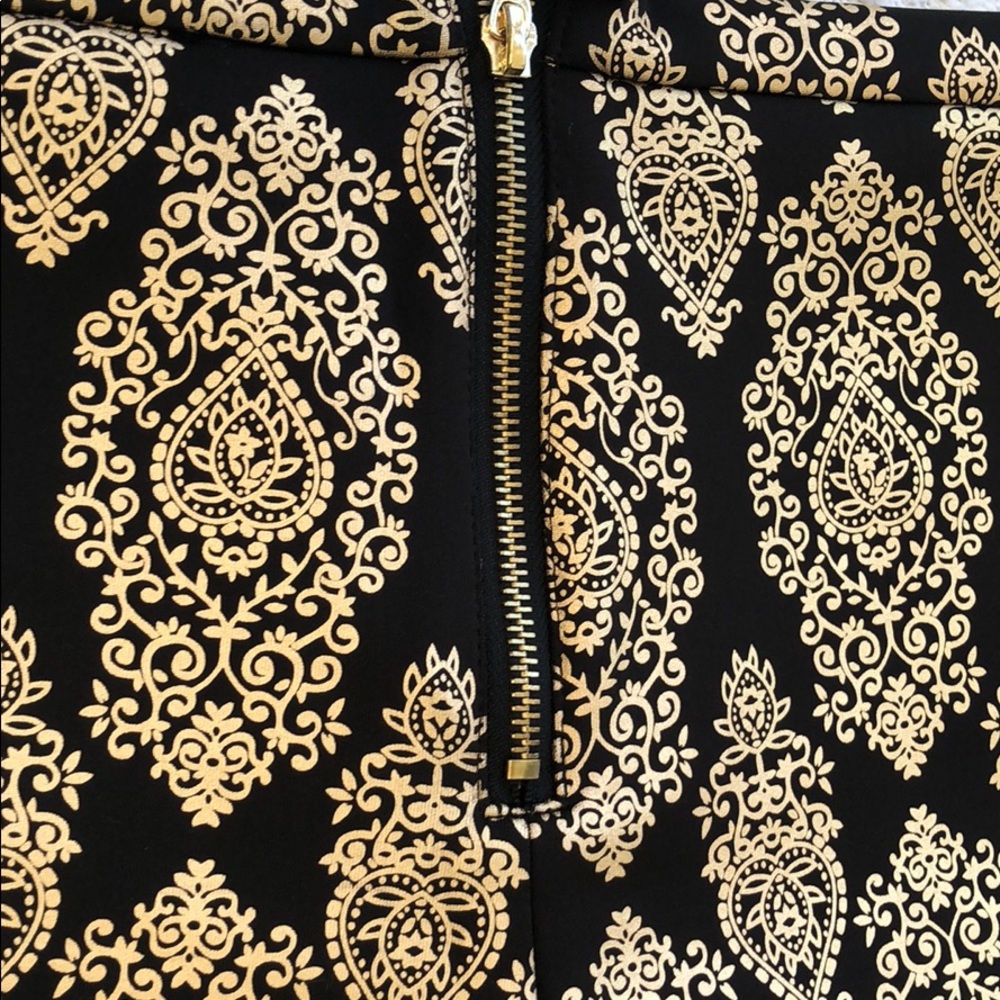 Black and gold brocade shorts - Picture 3 of 5